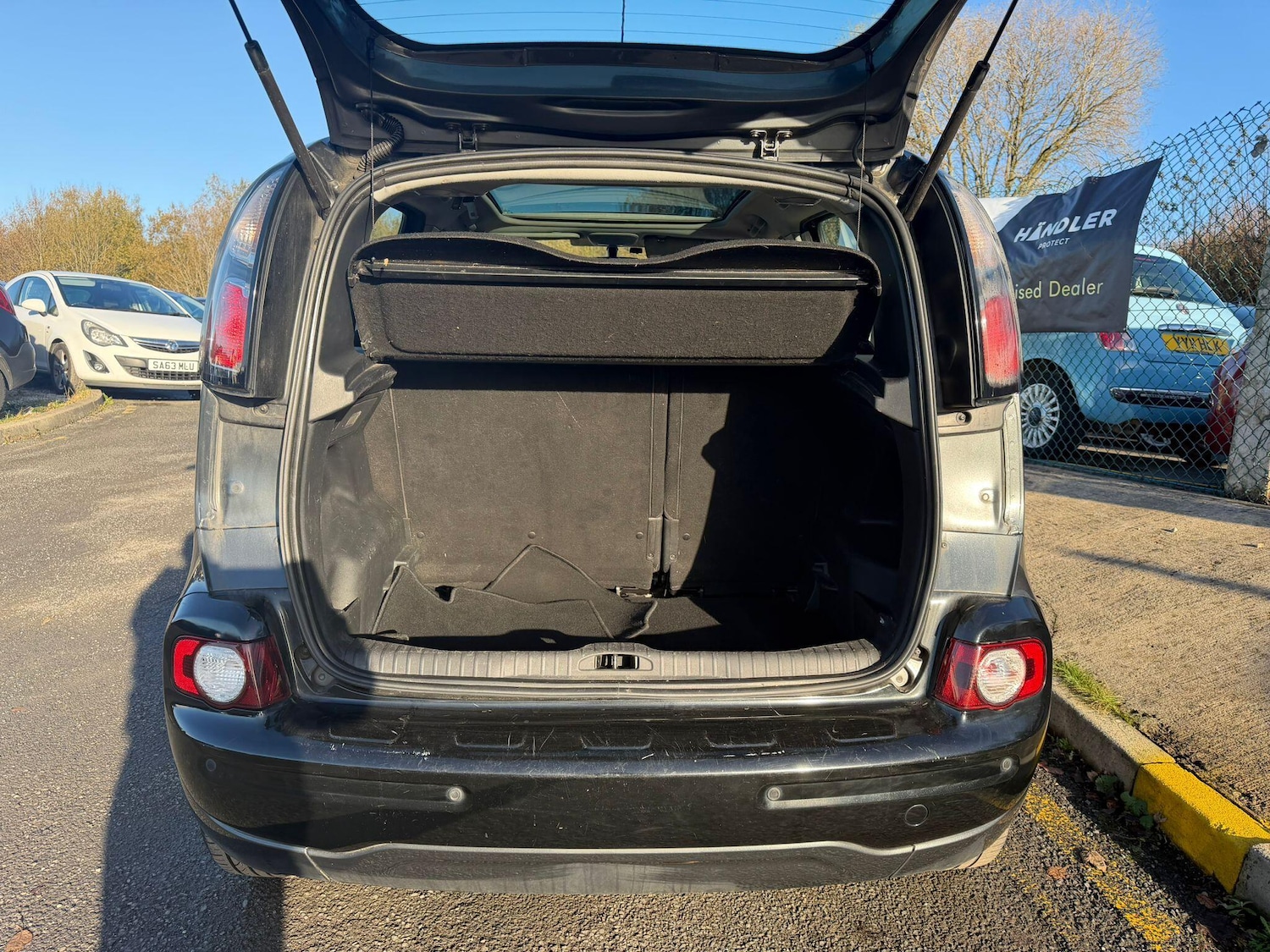 Used Citroen C3 Picasso 2013 for sale - 76824425: Photo 25