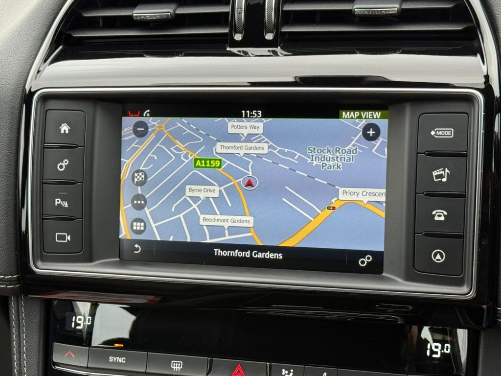 Used Jaguar F-Pace 2017 for sale - 76546898: Photo 26