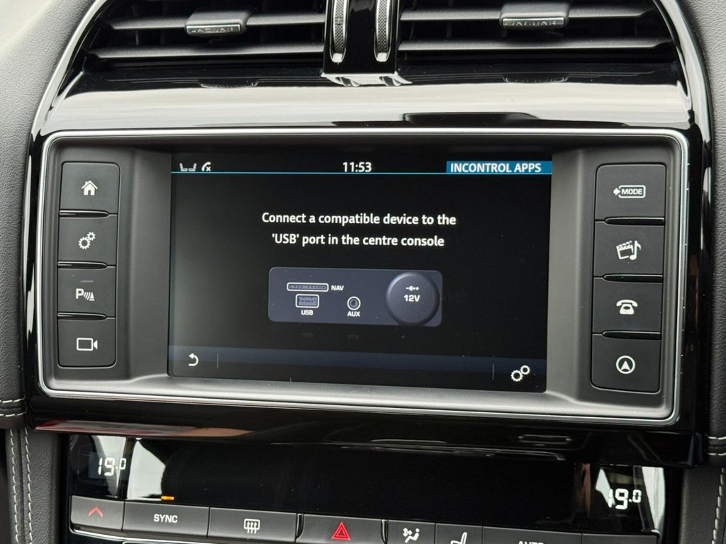 Used Jaguar F-Pace 2017 for sale - 76546898: Photo 33