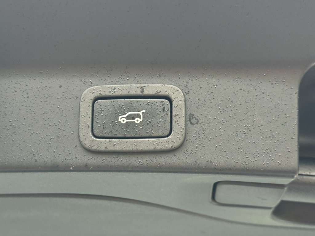 Used Jaguar F-Pace 2017 for sale - 76546898: Photo 37