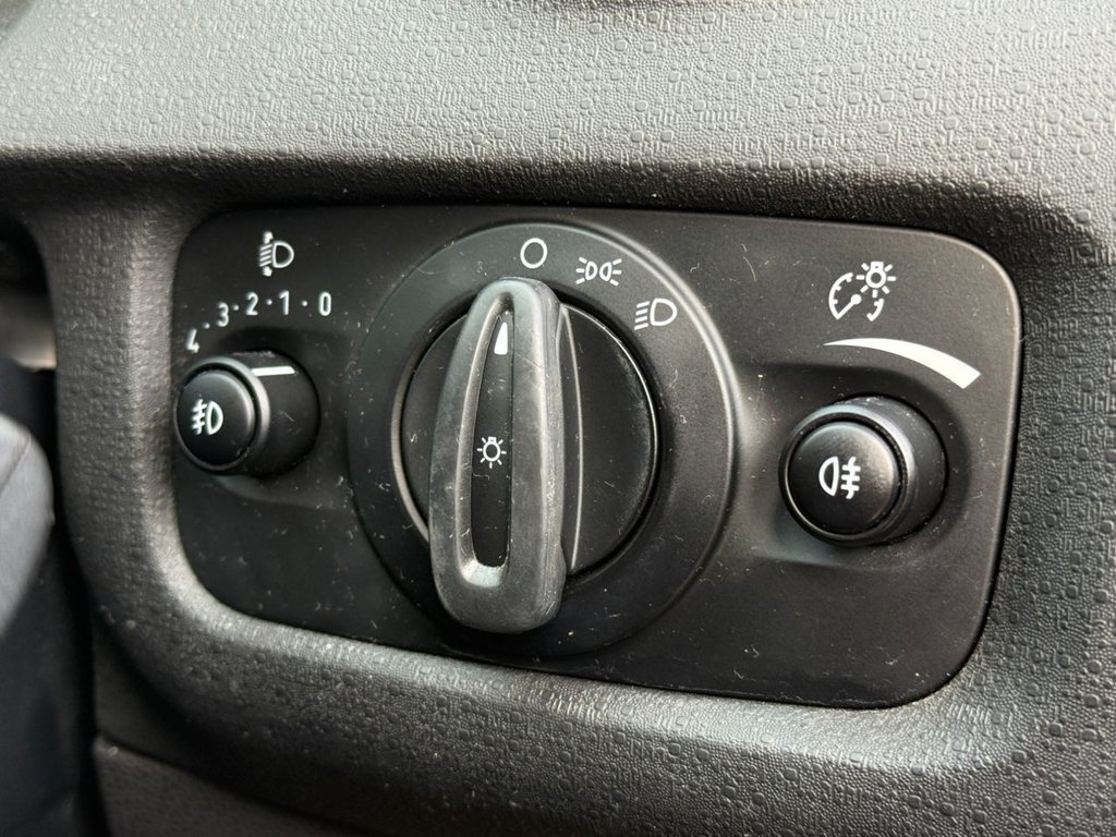 Used Ford Fiesta 2015 for sale - 78056406: Photo 32