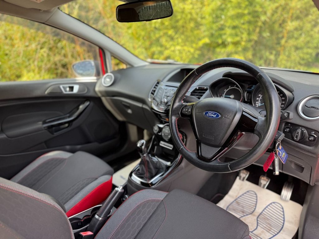 Used Ford Fiesta 2015 for sale - 78056406: Photo 8