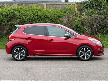 Used Peugeot 208 2017 for sale - 78306311: Photo