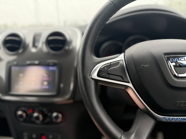 Used Dacia Sandero Stepway 2018 for sale - 75716014: Photo 32