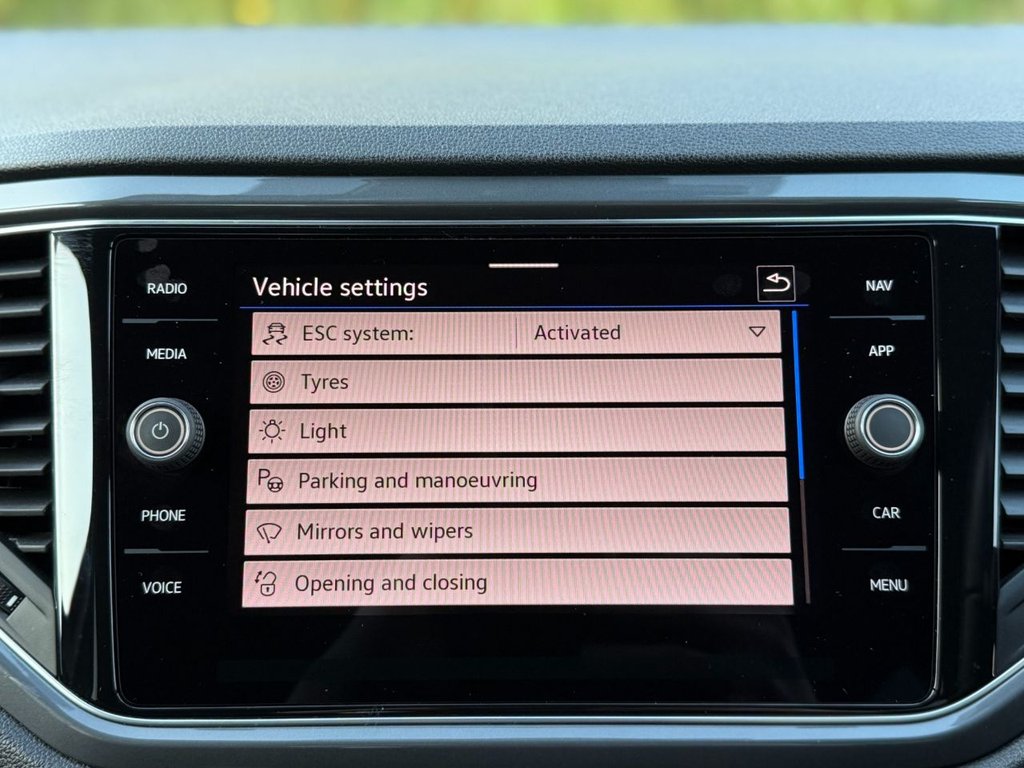 Used Volkswagen T-Roc 2021 for sale - 76868045: Photo 24