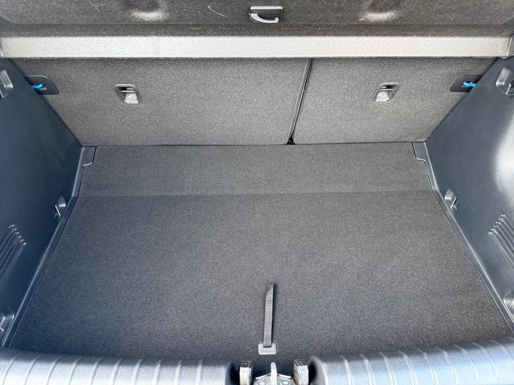 Used Kia Stonic 2023 for sale - 77835202: Photo 34