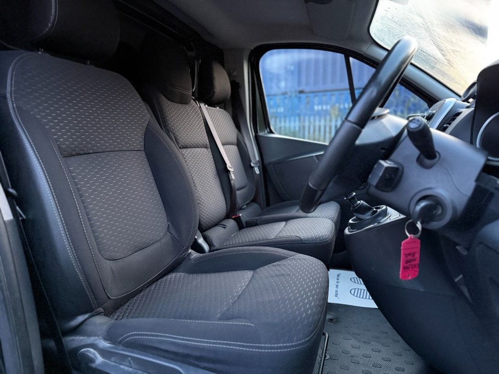 Used Vauxhall Vivaro 2015 for sale - 77212890: Photo 14