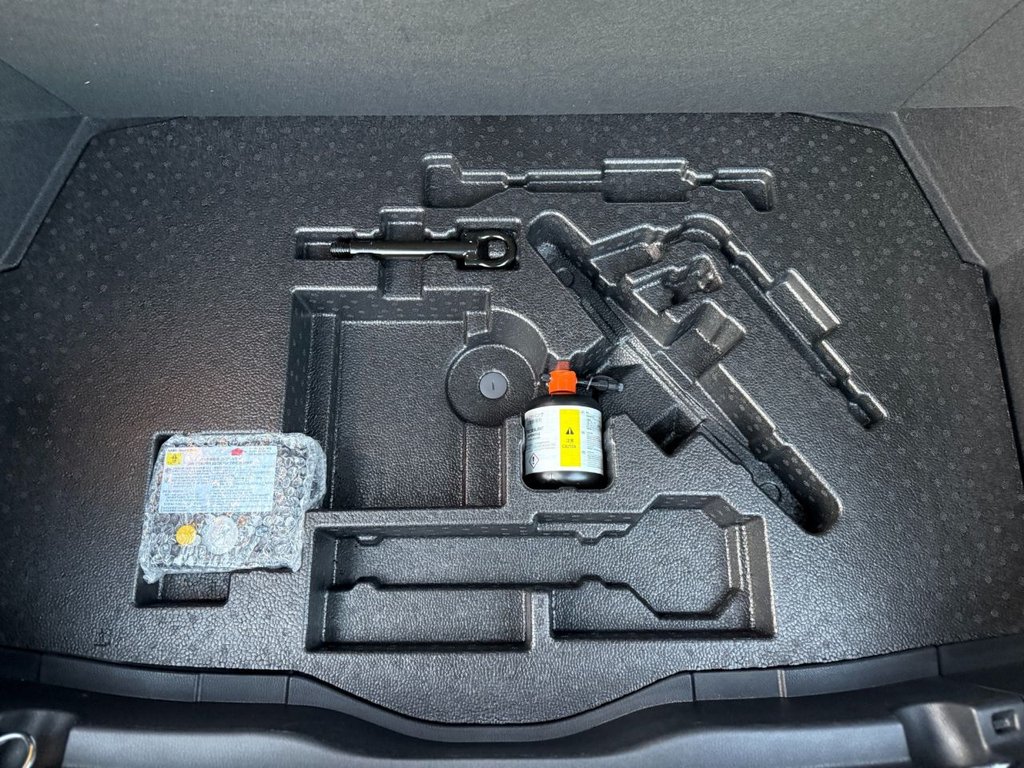 Used Toyota C-HR 2019 for sale - 78068666: Photo 41