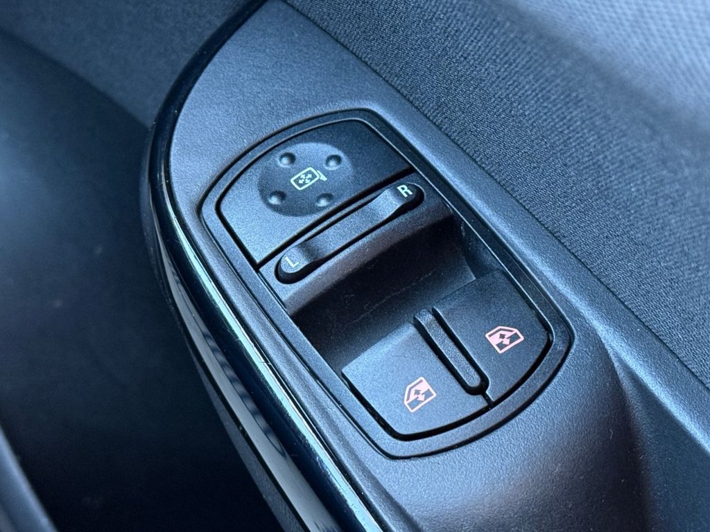 Used Vauxhall Corsa 2016 for sale - 76986183: Photo 34