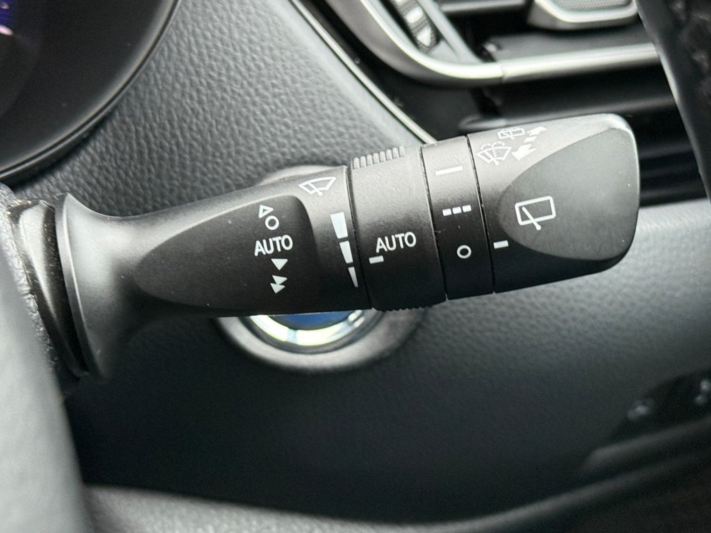 Used Toyota C-HR 2018 for sale - 77981457: Photo 25