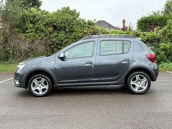 Used Dacia Sandero Stepway 2020 for sale - 75952941: Photo