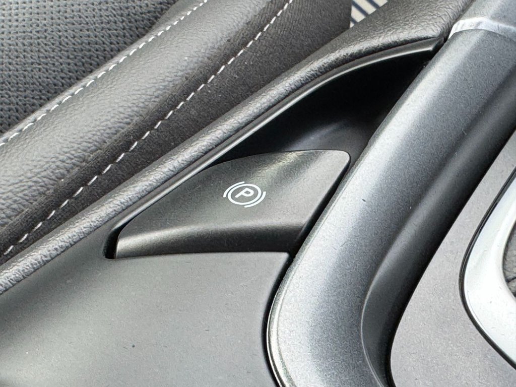 Used Ford Mondeo 2017 for sale - 76604639: Photo 31