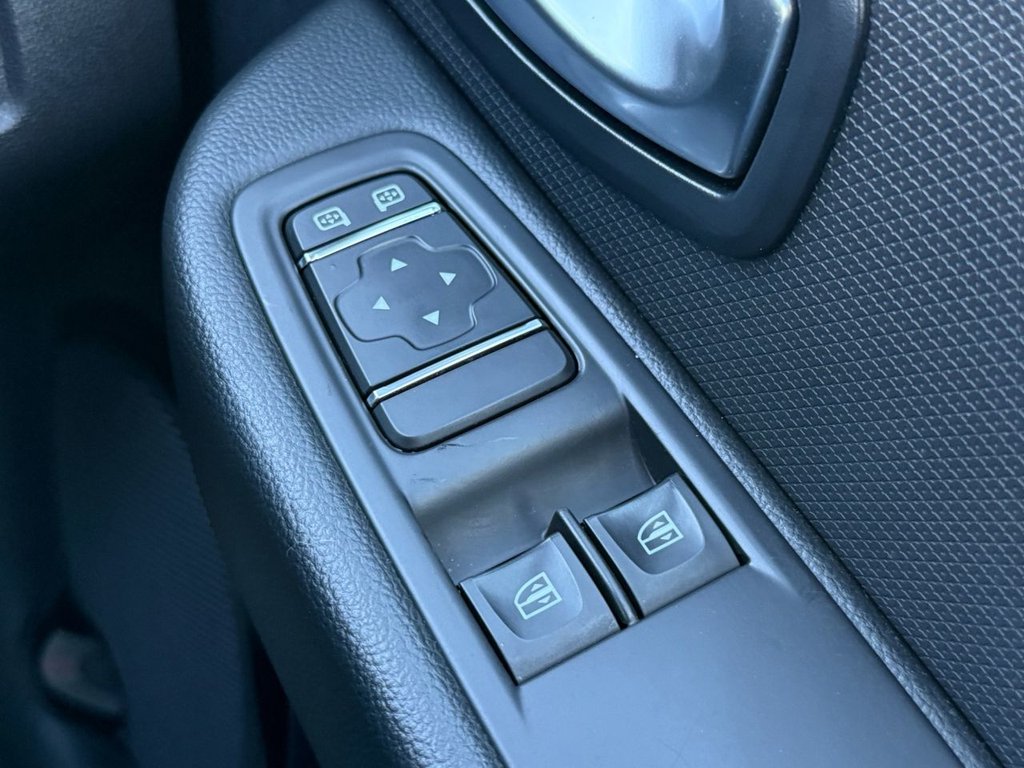 Used Renault Clio 2017 for sale - 77733895: Photo 29