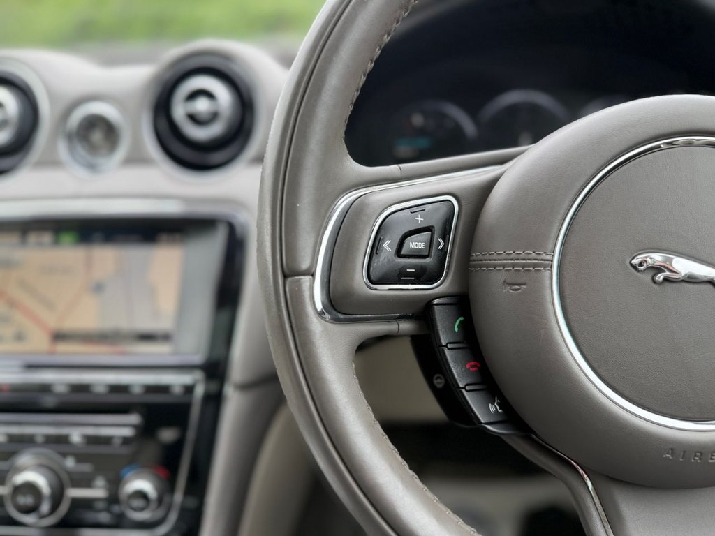 Used Jaguar XJ 2014 for sale - 78124101: Photo 37