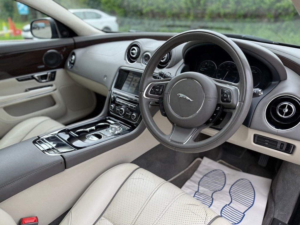 Used Jaguar XJ 2014 for sale - 78124101: Photo 8