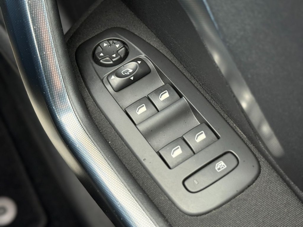 Used Peugeot 2008 2017 for sale - 76883156: Photo 35