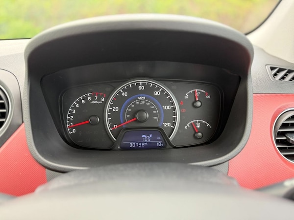 Used Hyundai i10 2016 for sale - 76080476: Photo 30