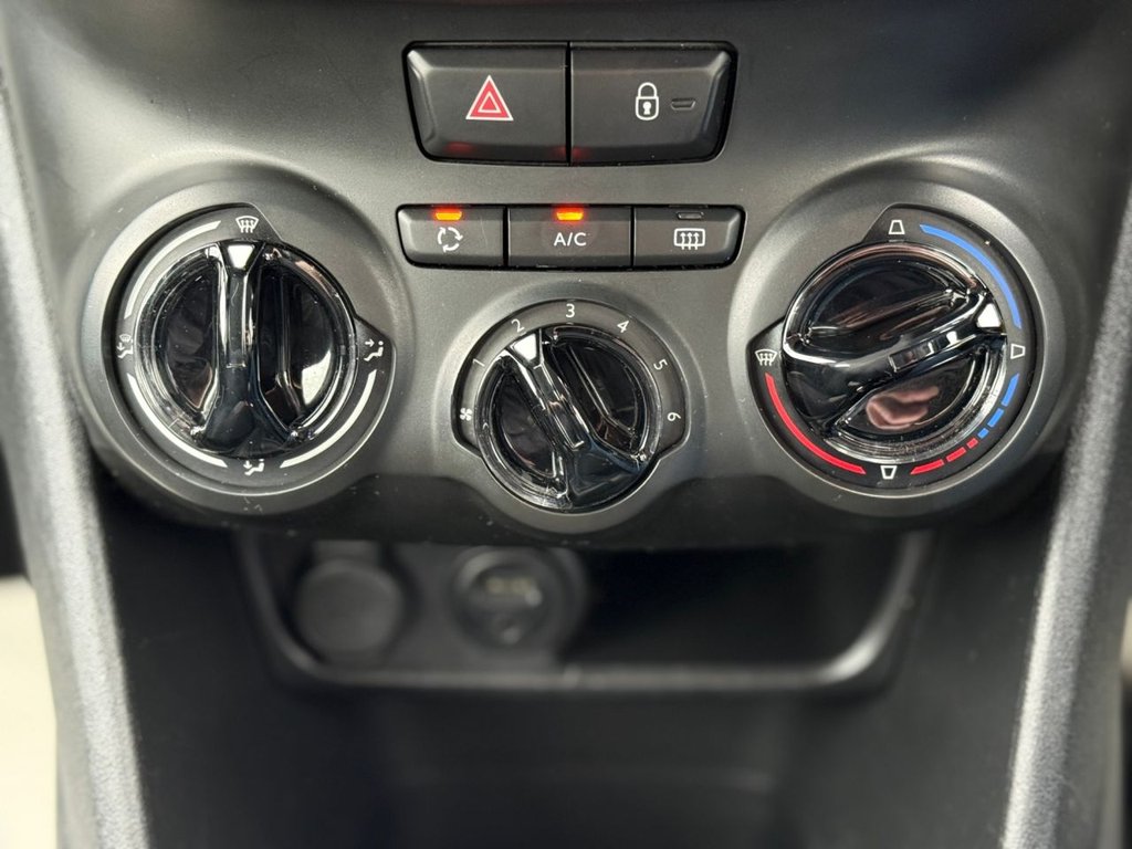 Used Peugeot 208 2014 for sale - 77608660: Photo 23