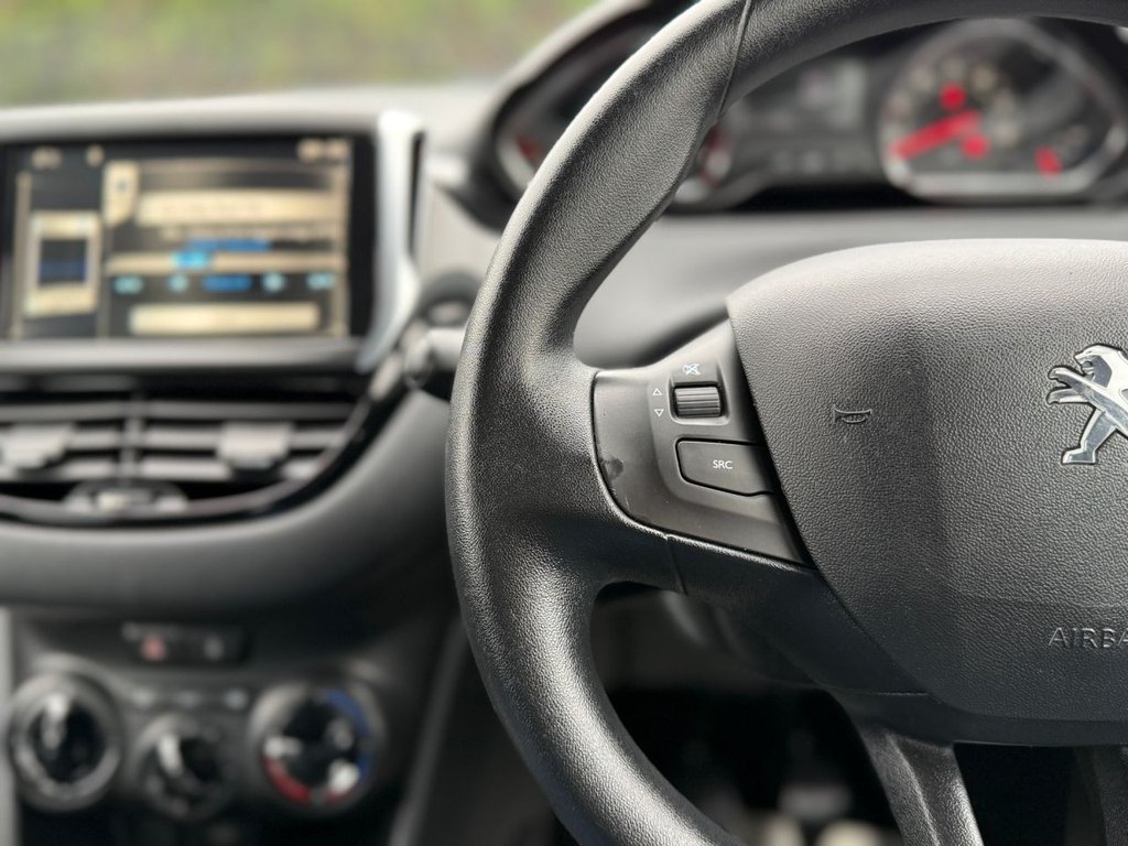 Used Peugeot 208 2014 for sale - 77608660: Photo 27