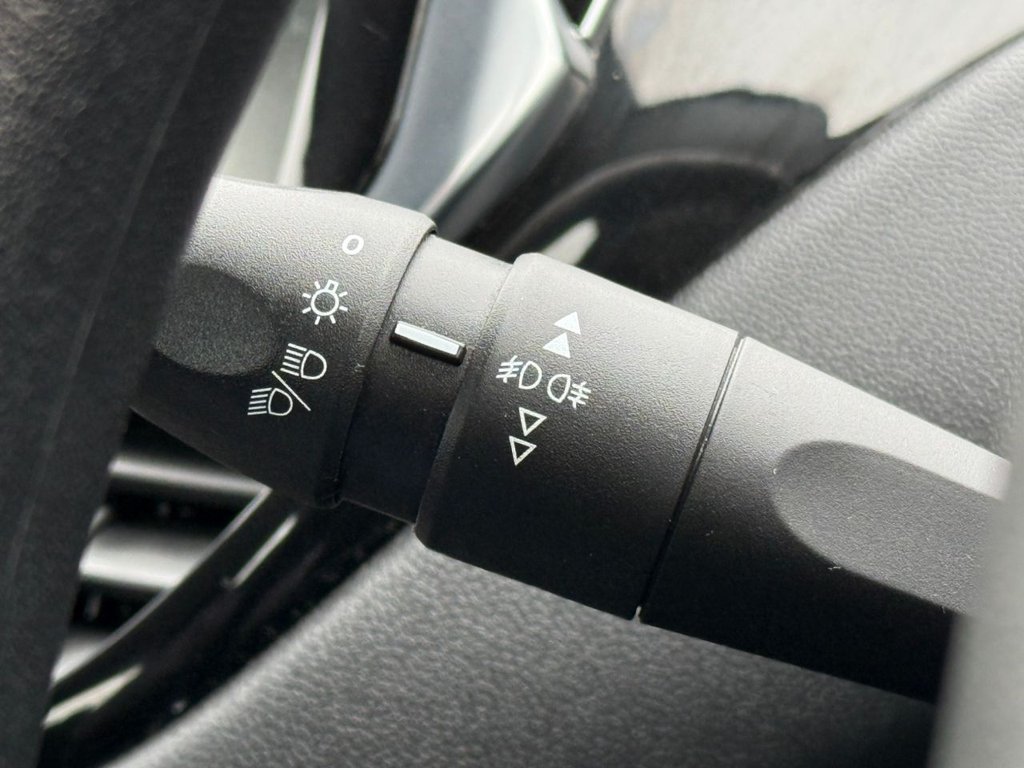 Used Peugeot 208 2014 for sale - 77608660: Photo 29