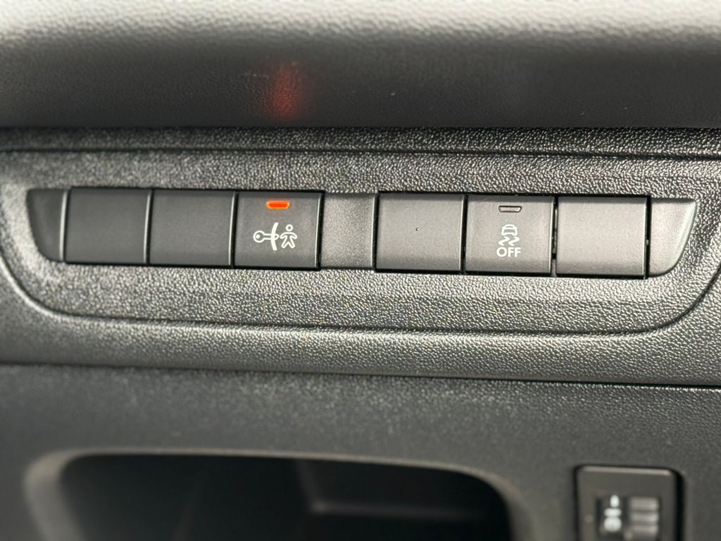 Used Peugeot 208 2014 for sale - 77608660: Photo 32