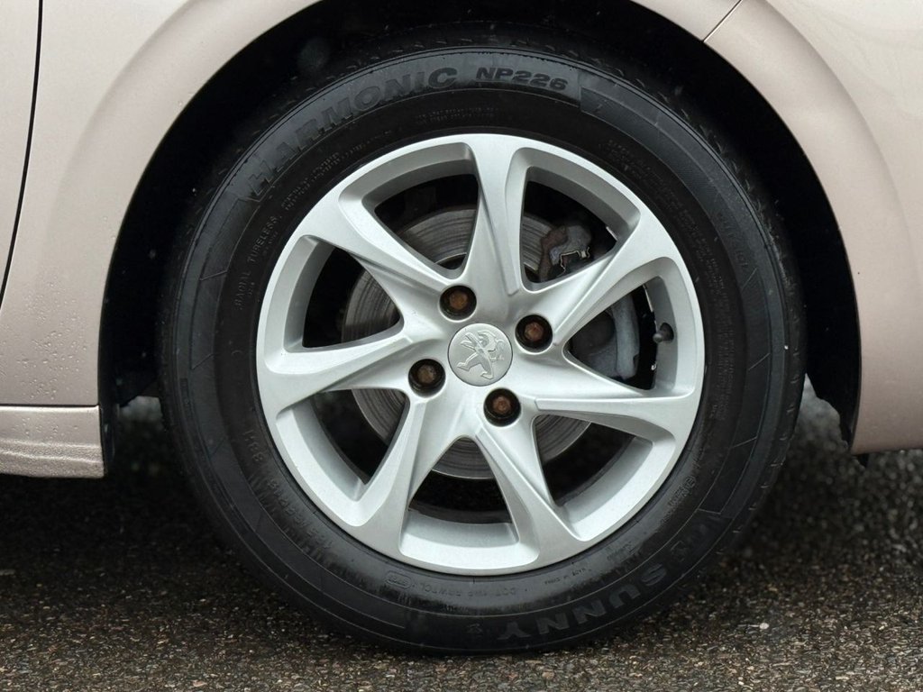 Used Peugeot 208 2014 for sale - 77608660: Photo 36