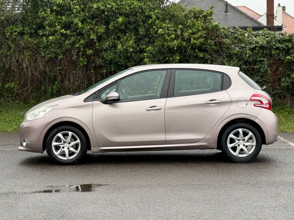 Used Peugeot 208 2014 for sale - 77608660: Photo 4