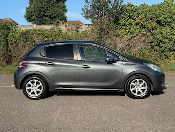 Used Peugeot 208 2015 for sale - 75937559: Photo