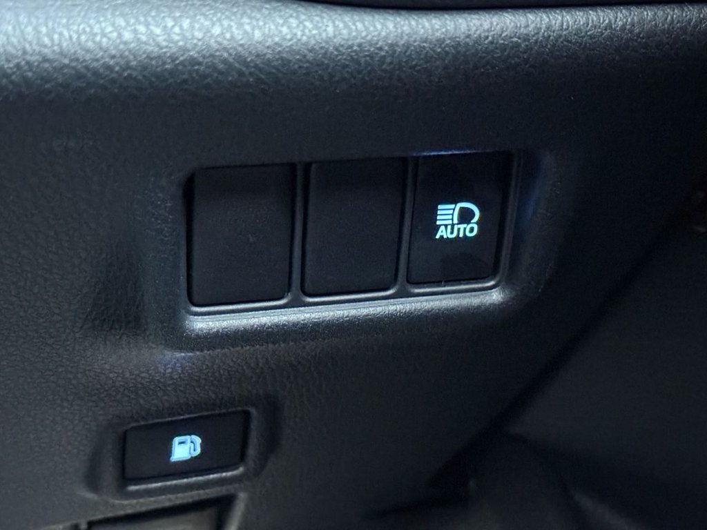 Used Toyota C-HR 2019 for sale - 78134113: Photo 38