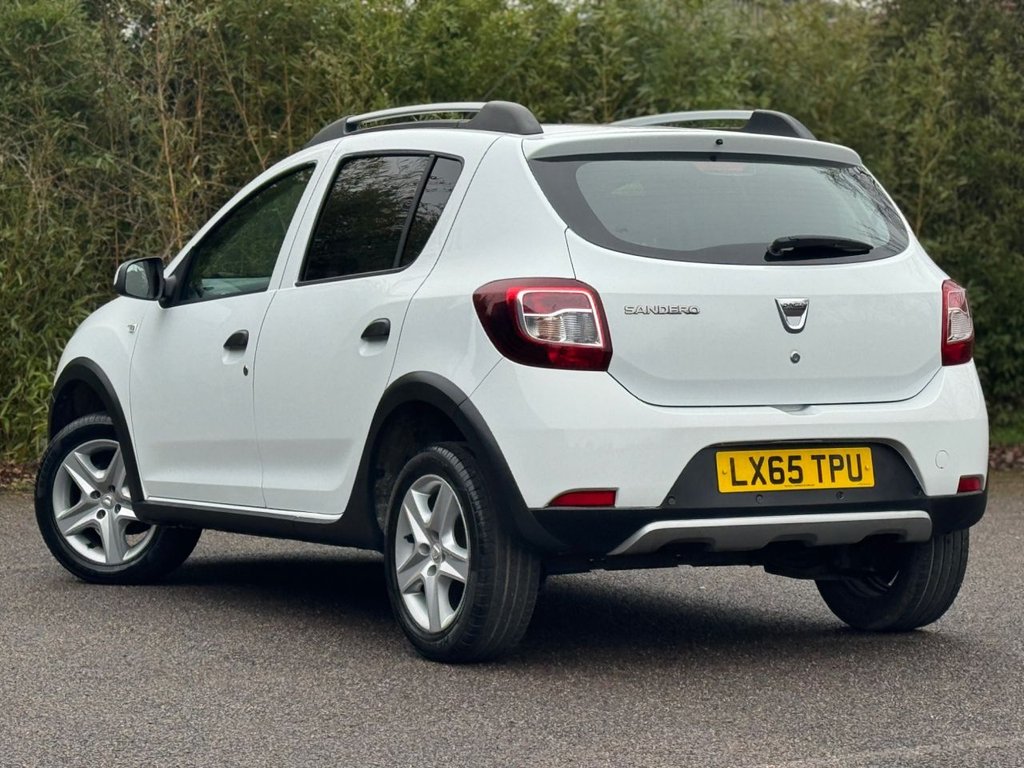 Used Dacia Sandero Stepway 2015 for sale - 77806347: Photo 2