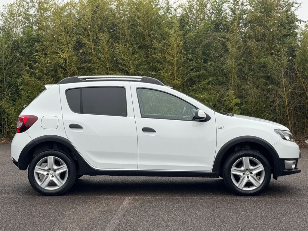 Used Dacia Sandero Stepway 2015 for sale - 77806347: Photo 3