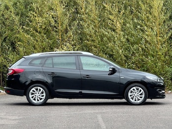 Used Renault Megane 2015 for sale - 79288330: Photo