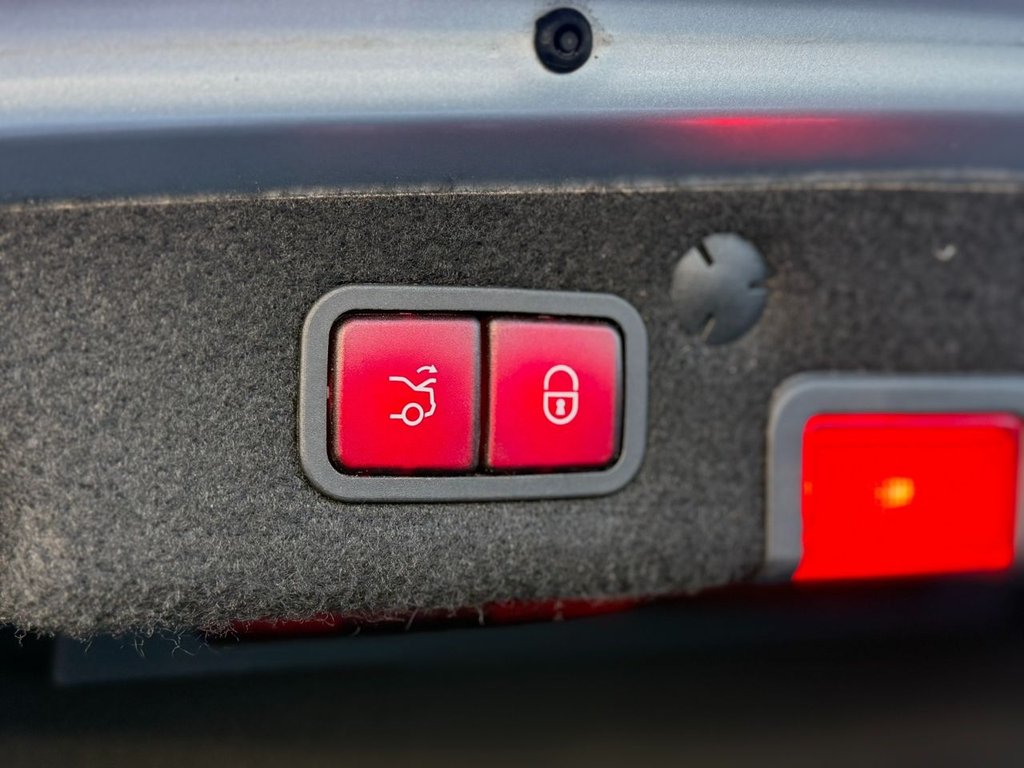 Used Mercedes-Benz C Class 2015 for sale - 76604636: Photo 40