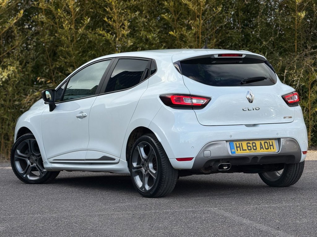 Used Renault Clio 2019 for sale - 78096582: Photo 2