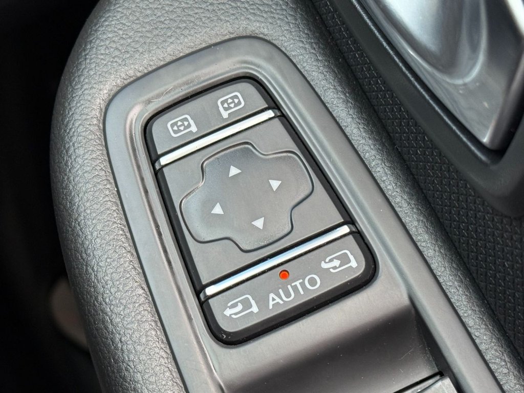 Used Renault Clio 2019 for sale - 78096582: Photo 37