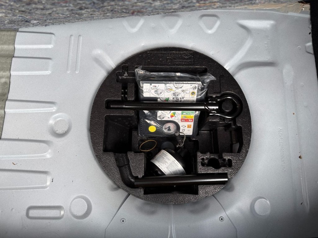 Used Renault Clio 2019 for sale - 78096582: Photo 41