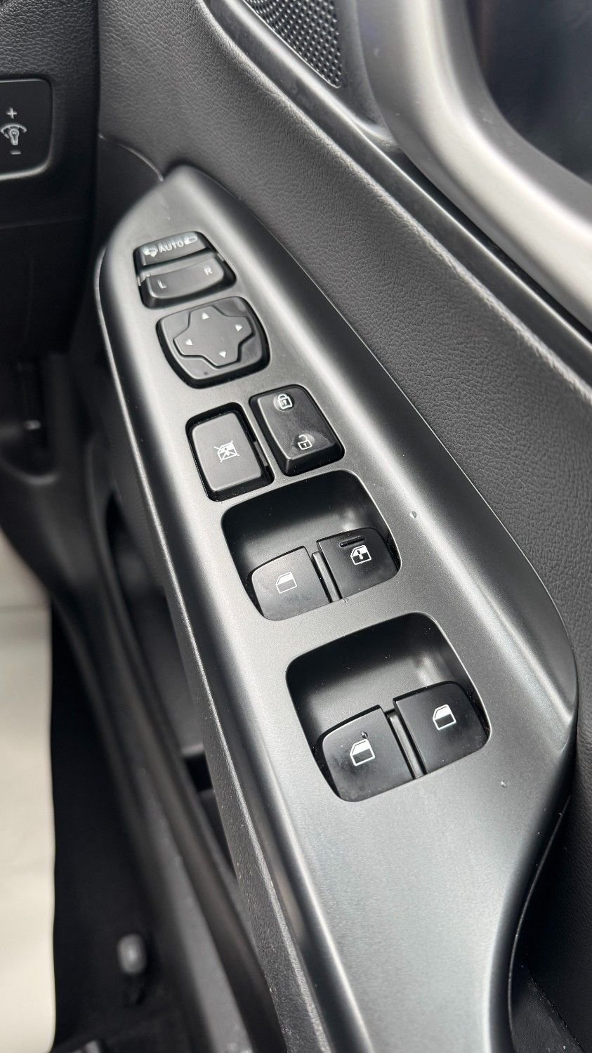 Used Hyundai KONA 2018 for sale - 78096580: Photo 32