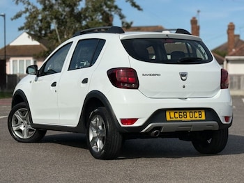 Used Dacia Sandero Stepway 2018 for sale - 76250233: Photo