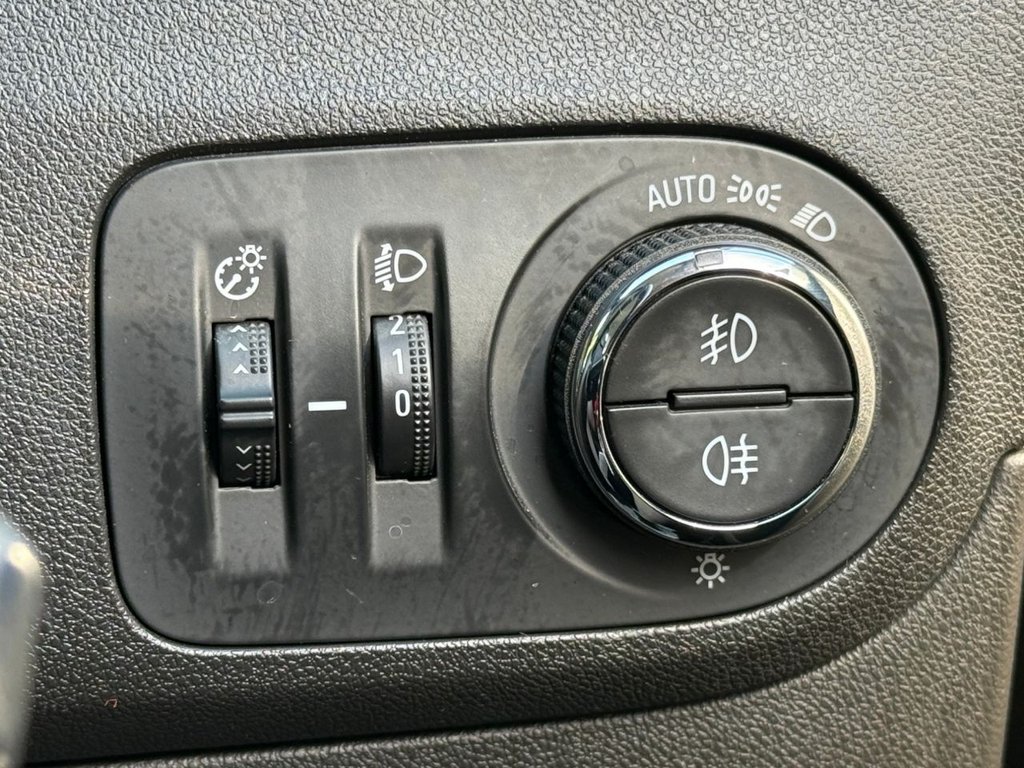 Used Vauxhall Crossland X 2017 for sale - 78180800: Photo 32