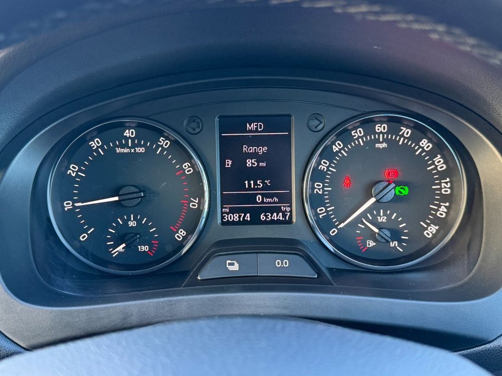 Used Skoda Rapid Spaceback 2014 for sale - 76642729: Photo 27