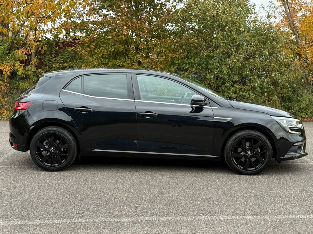 Used Renault Megane 2019 for sale - 76469739: Photo 3