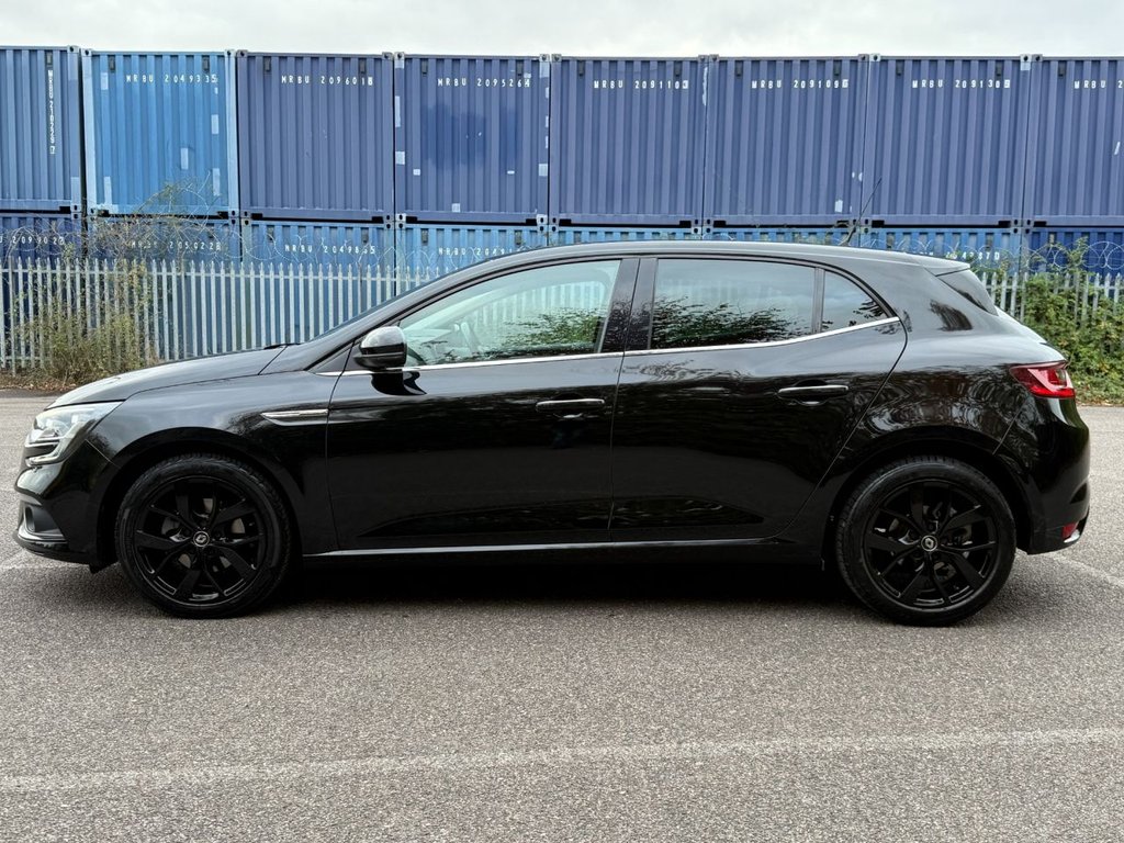 Used Renault Megane 2019 for sale - 76469739: Photo 4