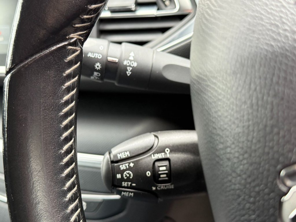 Used Peugeot 308 2015 for sale - 76604981: Photo 30