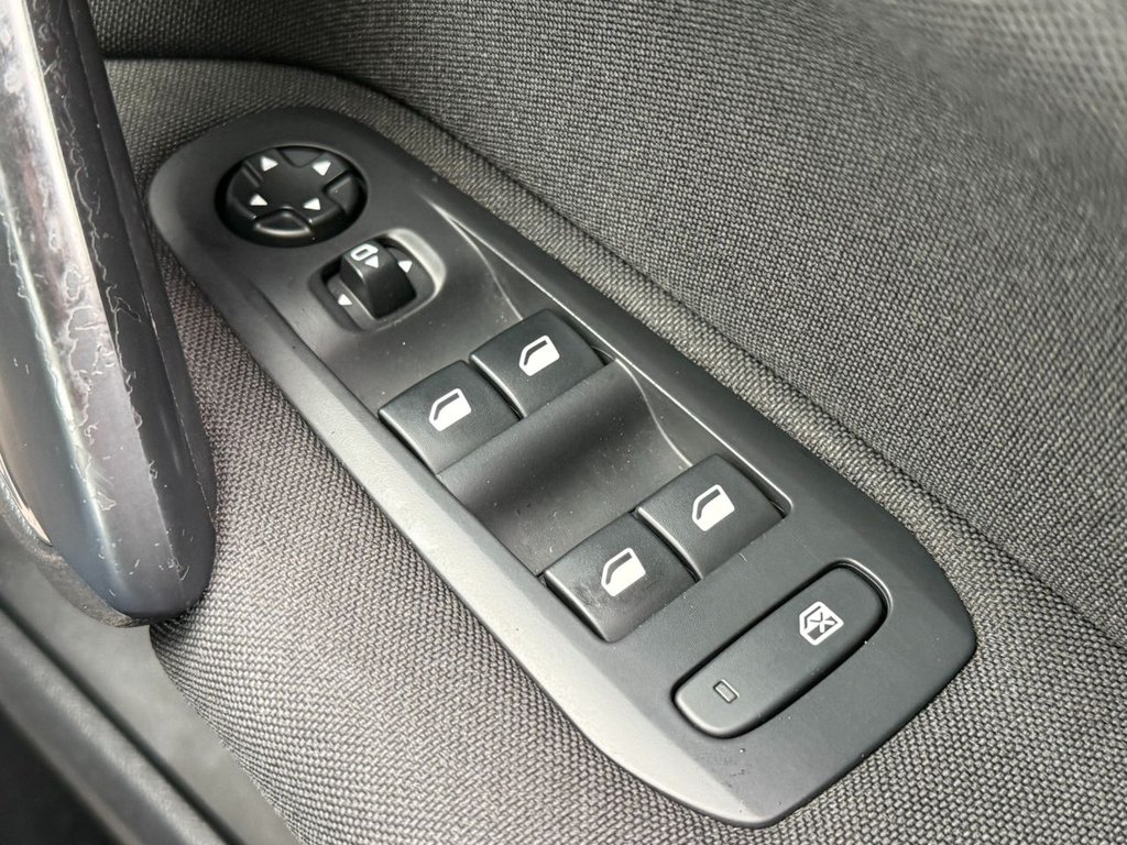 Used Peugeot 308 2015 for sale - 76604981: Photo 33