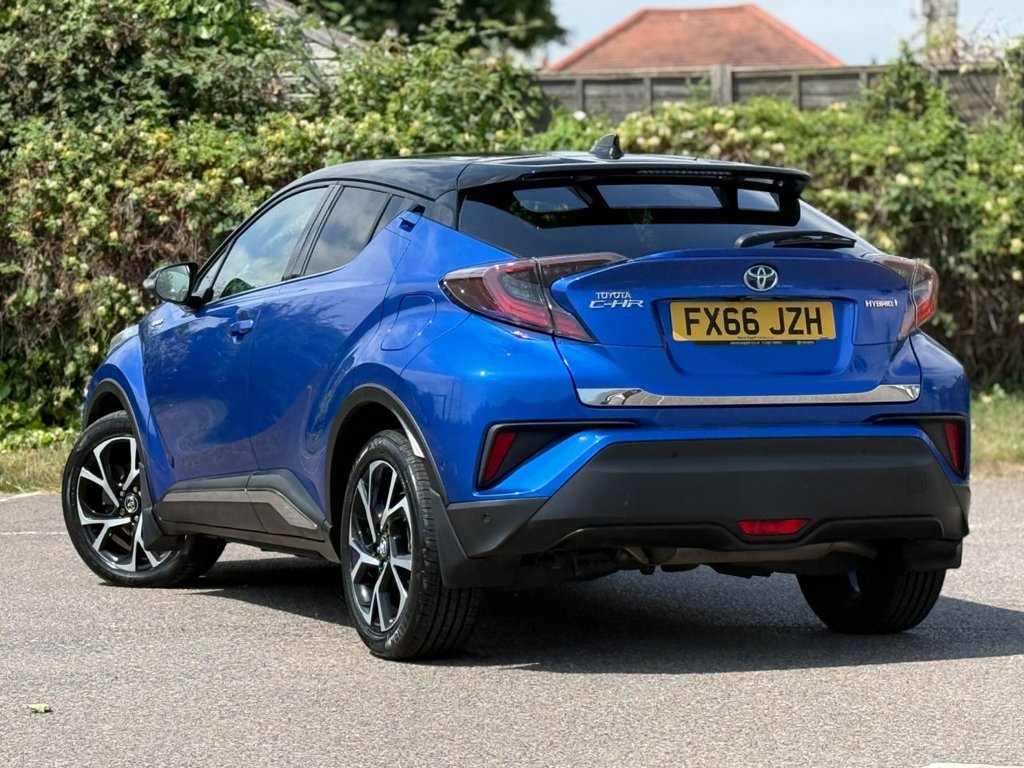 Used Toyota C-HR 2017 for sale - 76820247: Photo 2