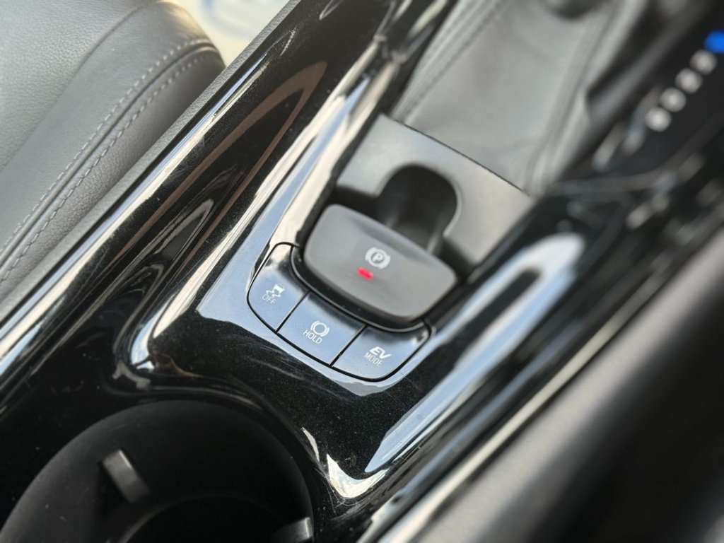 Used Toyota C-HR 2017 for sale - 76820247: Photo 24