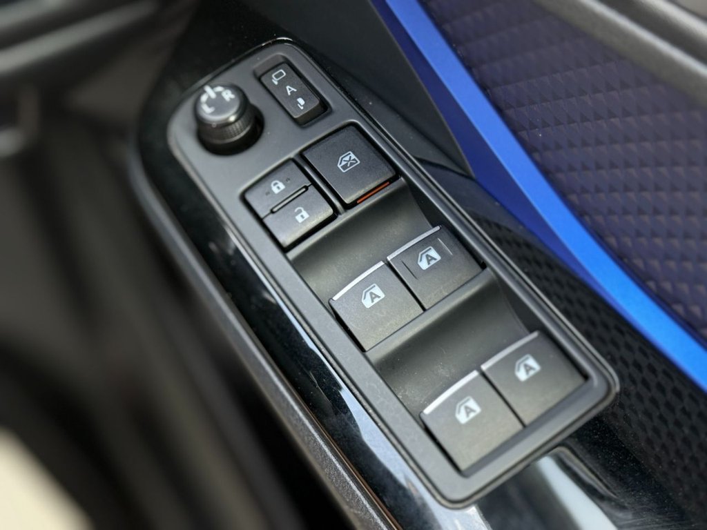 Used Toyota C-HR 2017 for sale - 76820247: Photo 35