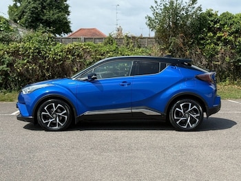 Used Toyota C-HR 2017 for sale - 76820247: Photo
