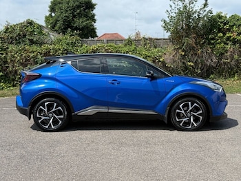 Used Toyota C-HR 2017 for sale - 76820247: Photo