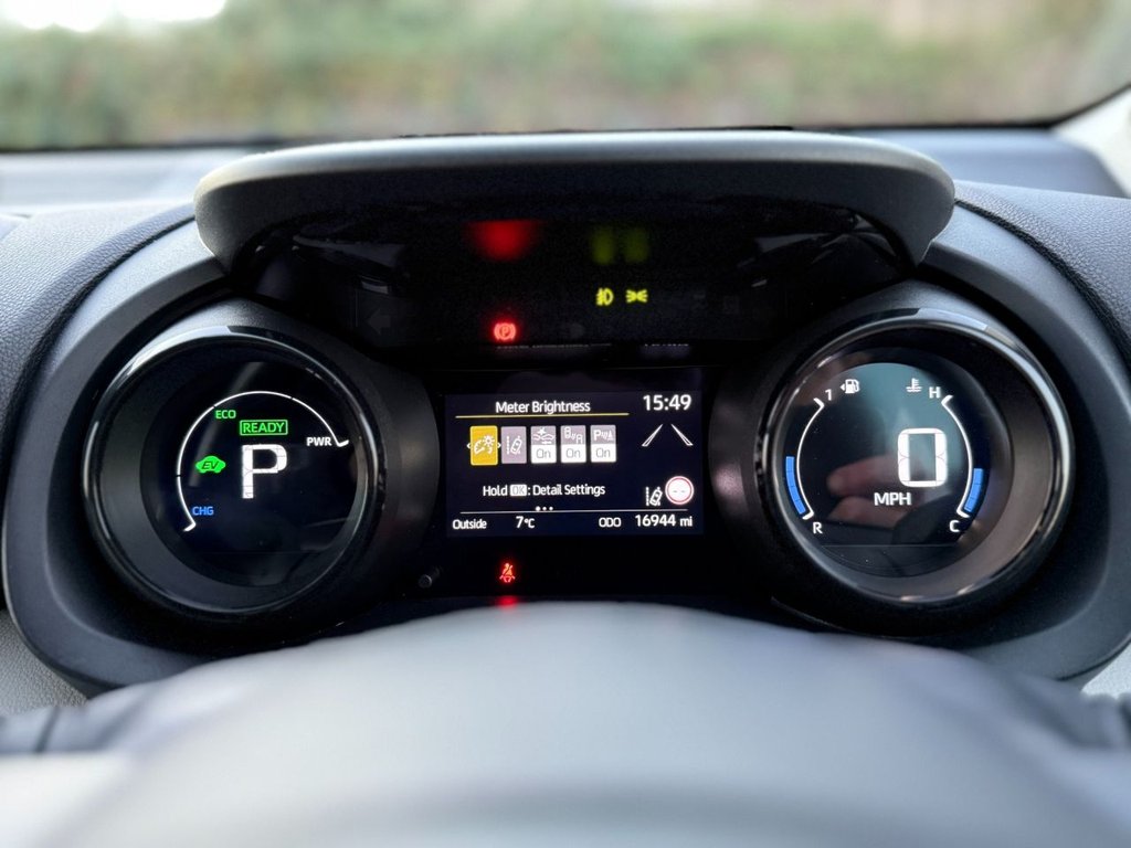 Used Toyota Yaris 2020 for sale - 76604653: Photo 32